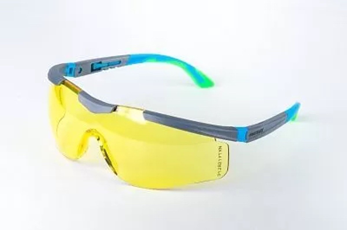 Очки защитные открытые О87 ARCTIС CONTRAST Strong Glass желтый (2-1,2 PC)